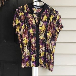 NY Collection brand beautiful accordian style top!